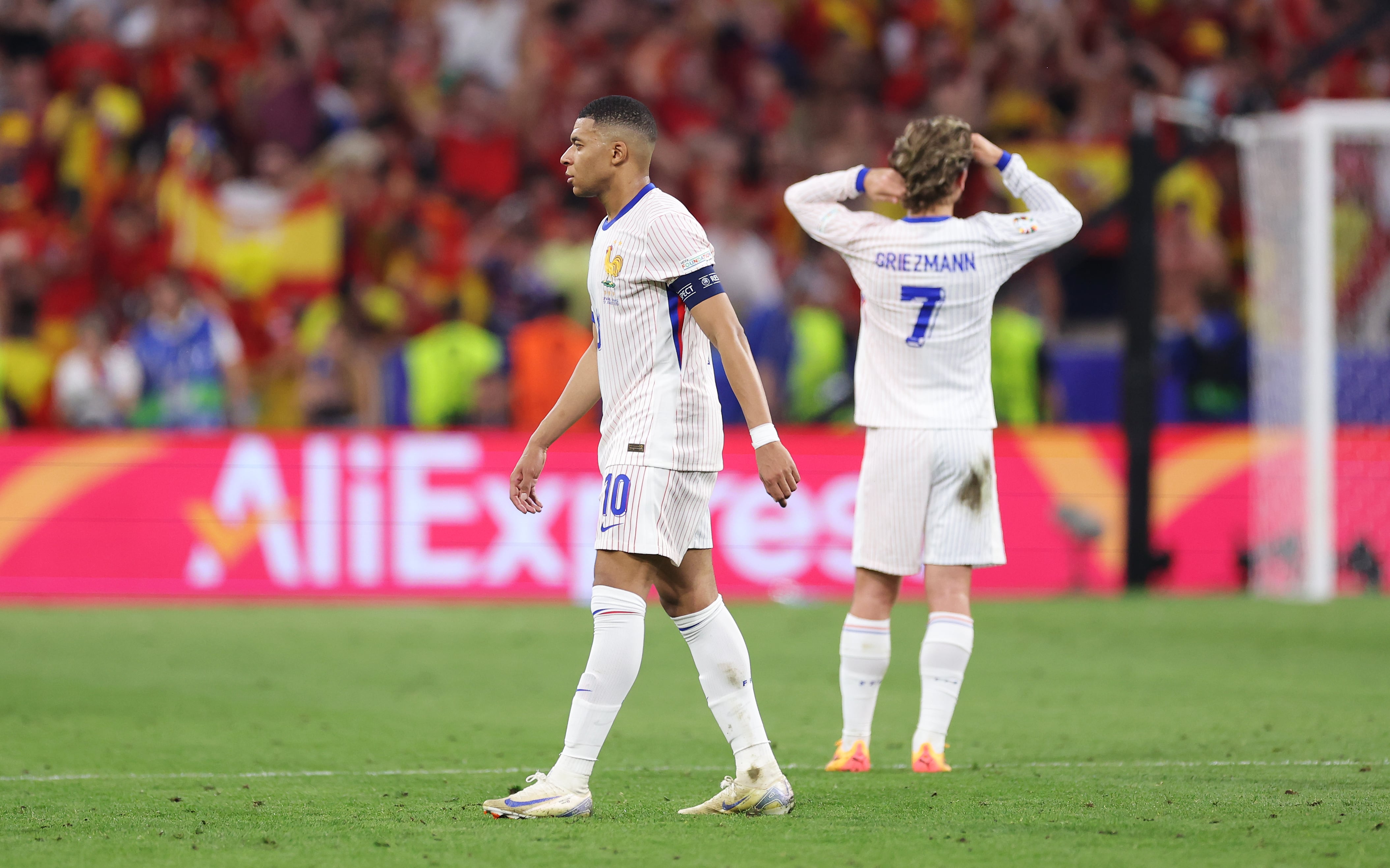 Kylian Mbappé y Antoine Griezmann durante la eliminación de Francia contra España en semifinales de la Eurocopa 2024