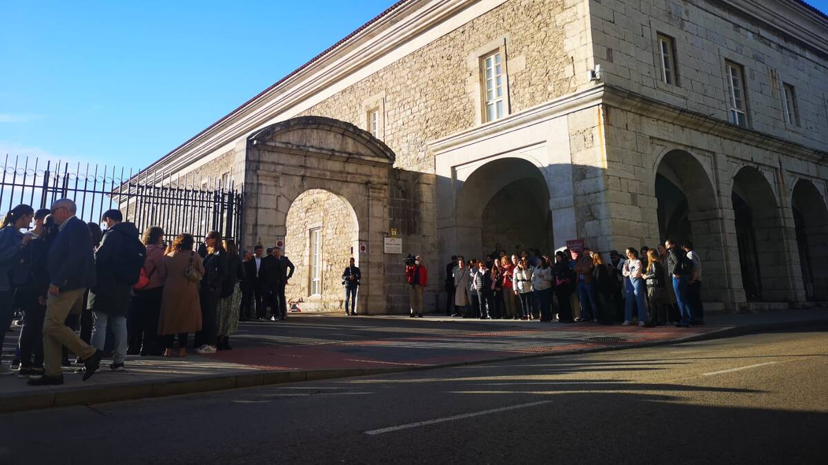 El consejero de sanidad de Cantabria cree que es "cuestión de tiempo" llegar a un acuerdo con los médicos
