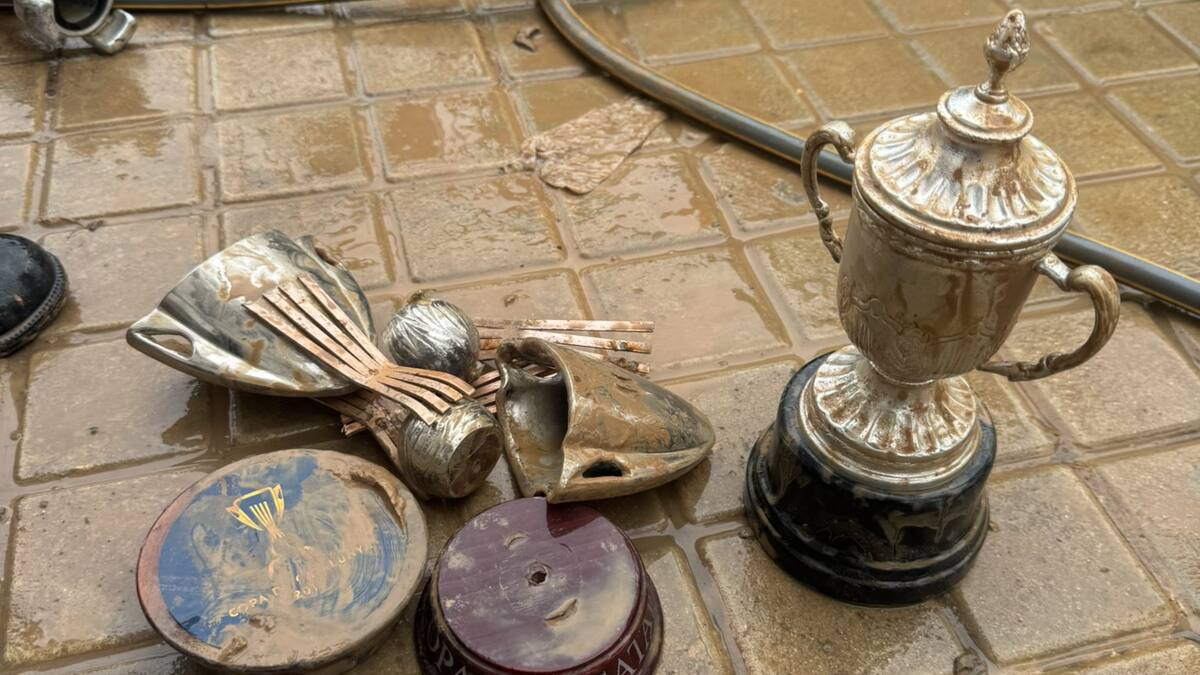 L’exjugadora del Barça que va perdre els seus trofeus per la DANA: “Encara no tenim aigua corrent ni escola per la nostra filla”