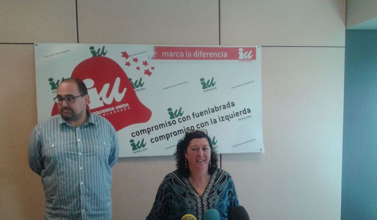 Teresa Fernández junto con Óscar Valero quien probablemente le sustituirá como edil en el Ayuntamiento de Fuenlabrada. 