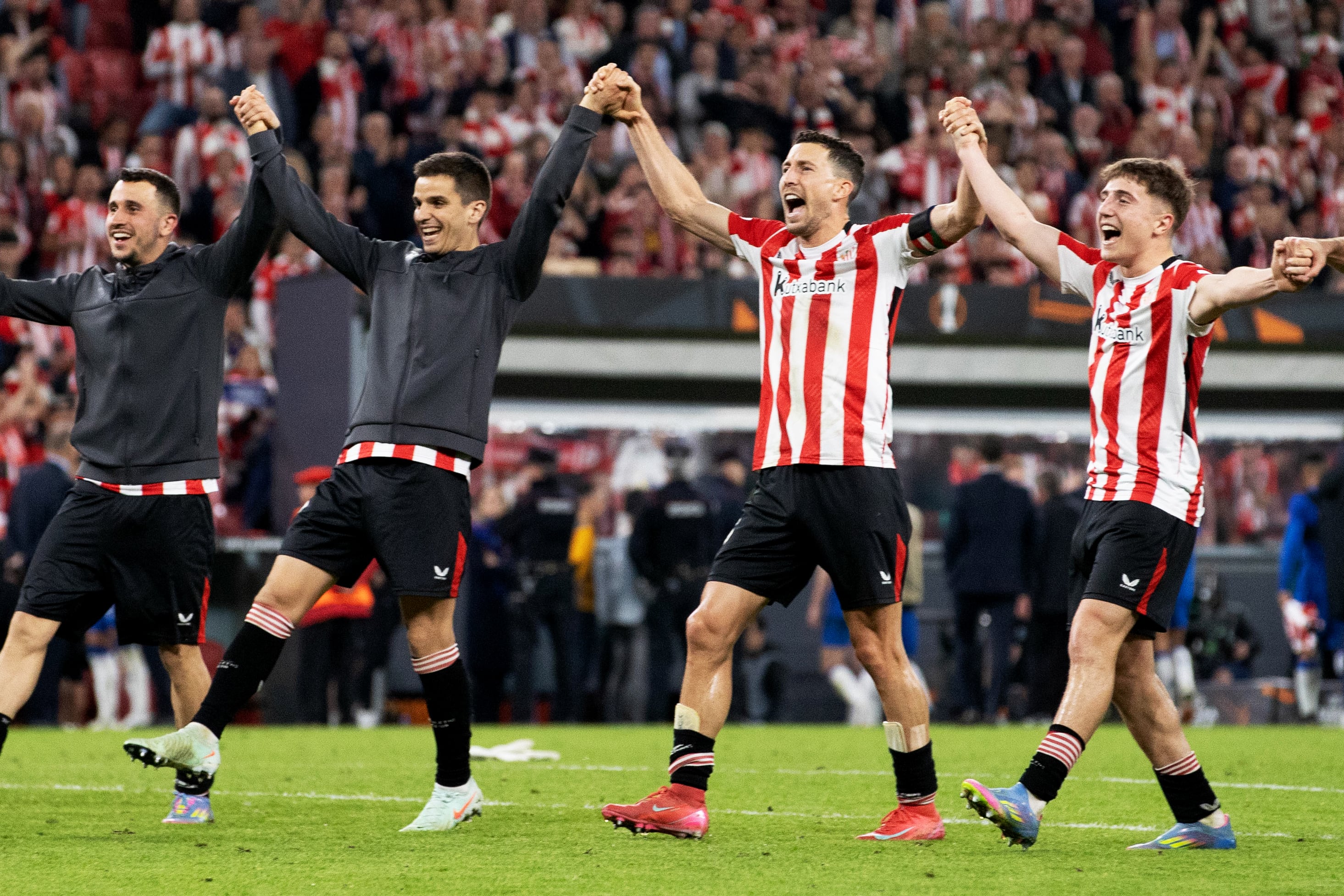 El Athletic Club celebrando el pase a la siguiente ronda de la UEFA Europa League