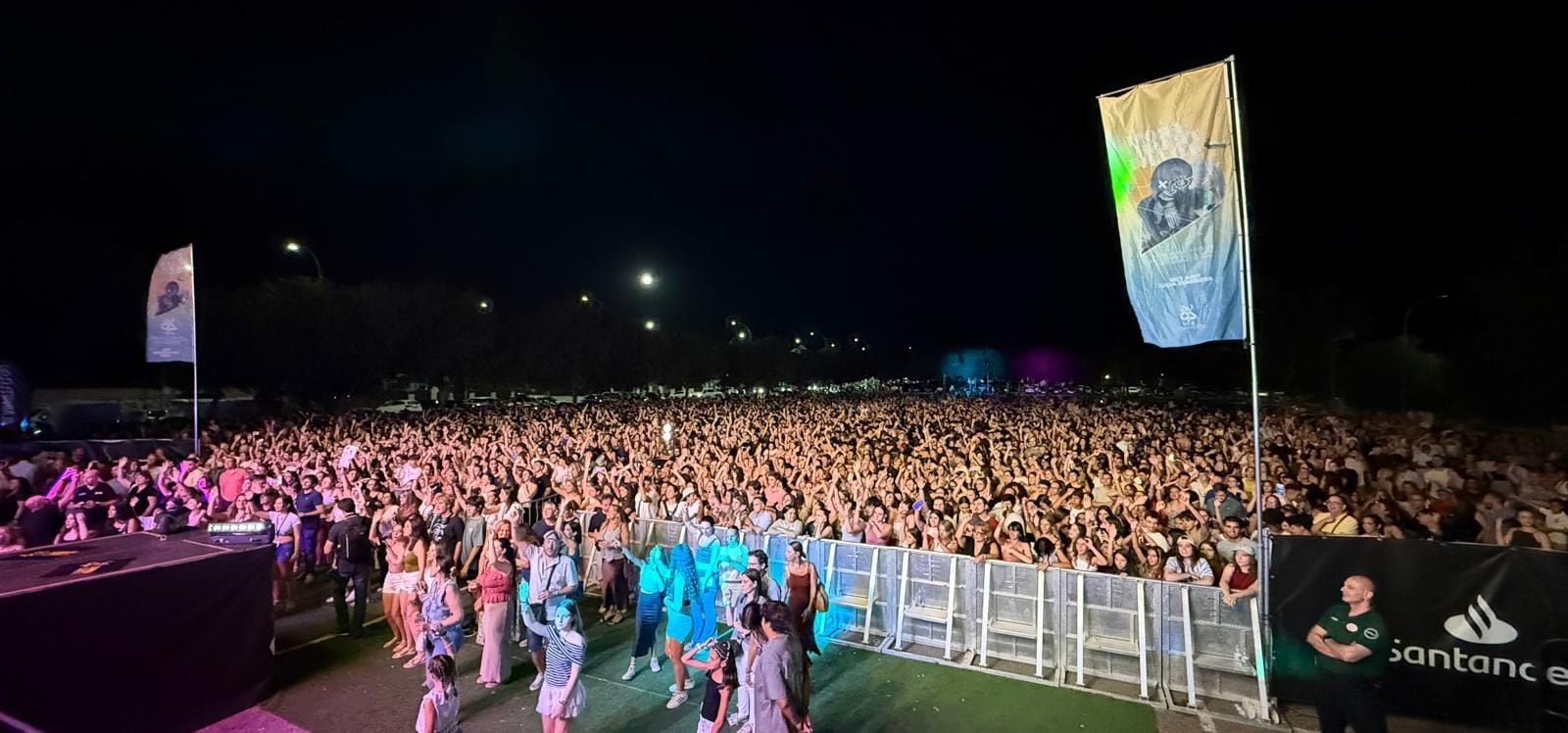 Foto panorámica del publico asistente a LOS40 Summer Live Ciudad Real 2025