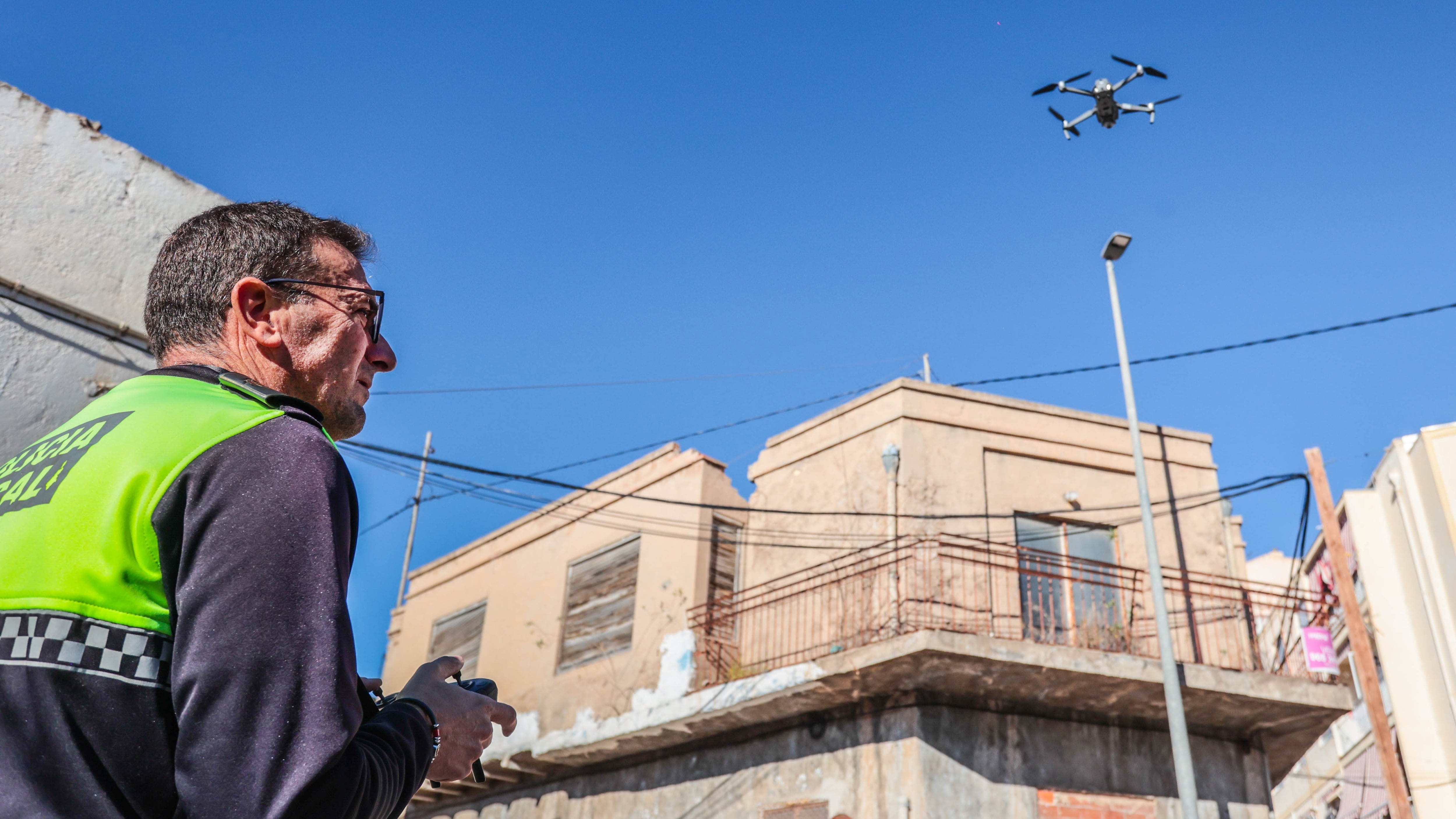 La Policía Local de Elda utilizó un dron para inspeccionar el edificio