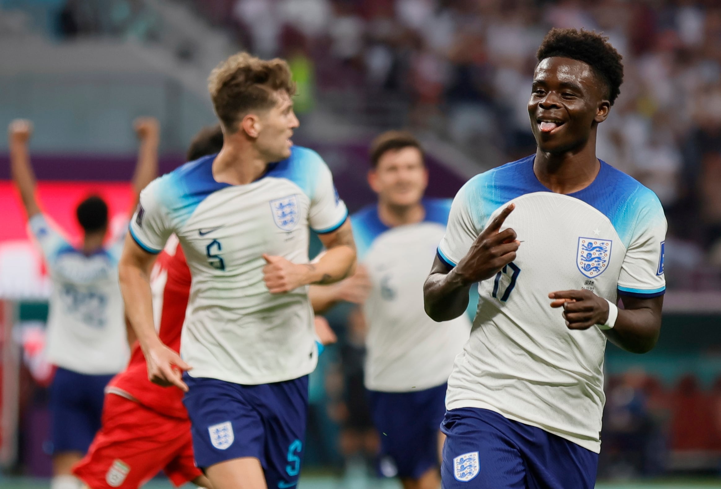 Bukayo Saka celebrando el segundo gol para Inglaterra en su partido ante Irán