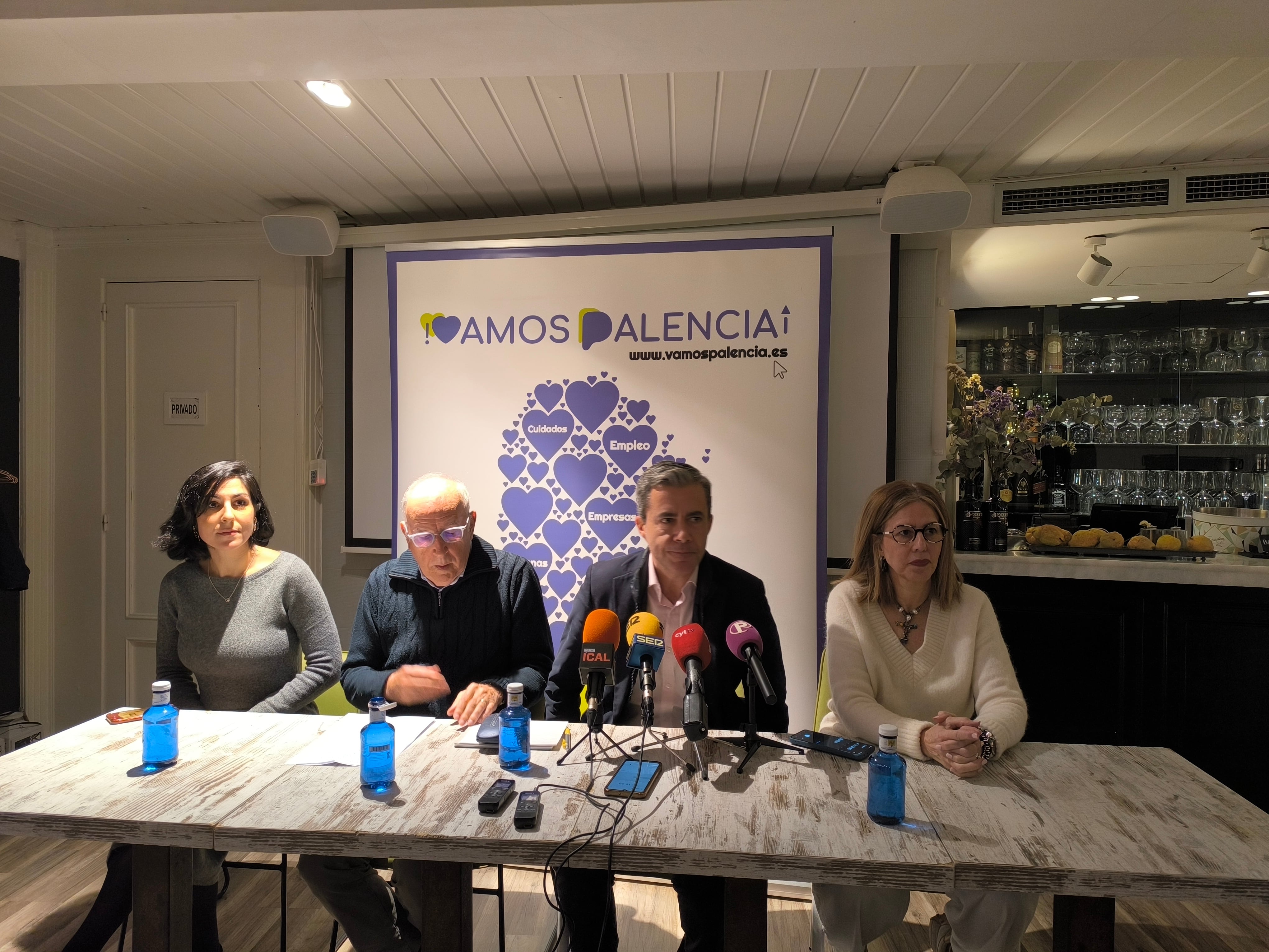 Marta Font, Fidel ramos, Diego Isabel La Moneda y Maribel Contreras en la rueda de prensa de ¡Vamos Palencia!