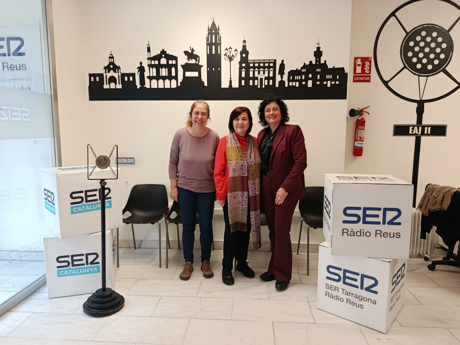 Carmen Jiménez, bibliotecària; Rosa Solà, una de les dones referents de l'àmbit sanitari i Anabel Martínez, regidora de Drets Socials de Reus