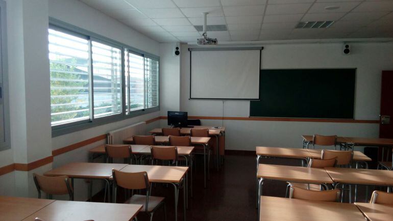 Aula vacía en la jornada de huelga contra las reválidas de la LOMCE