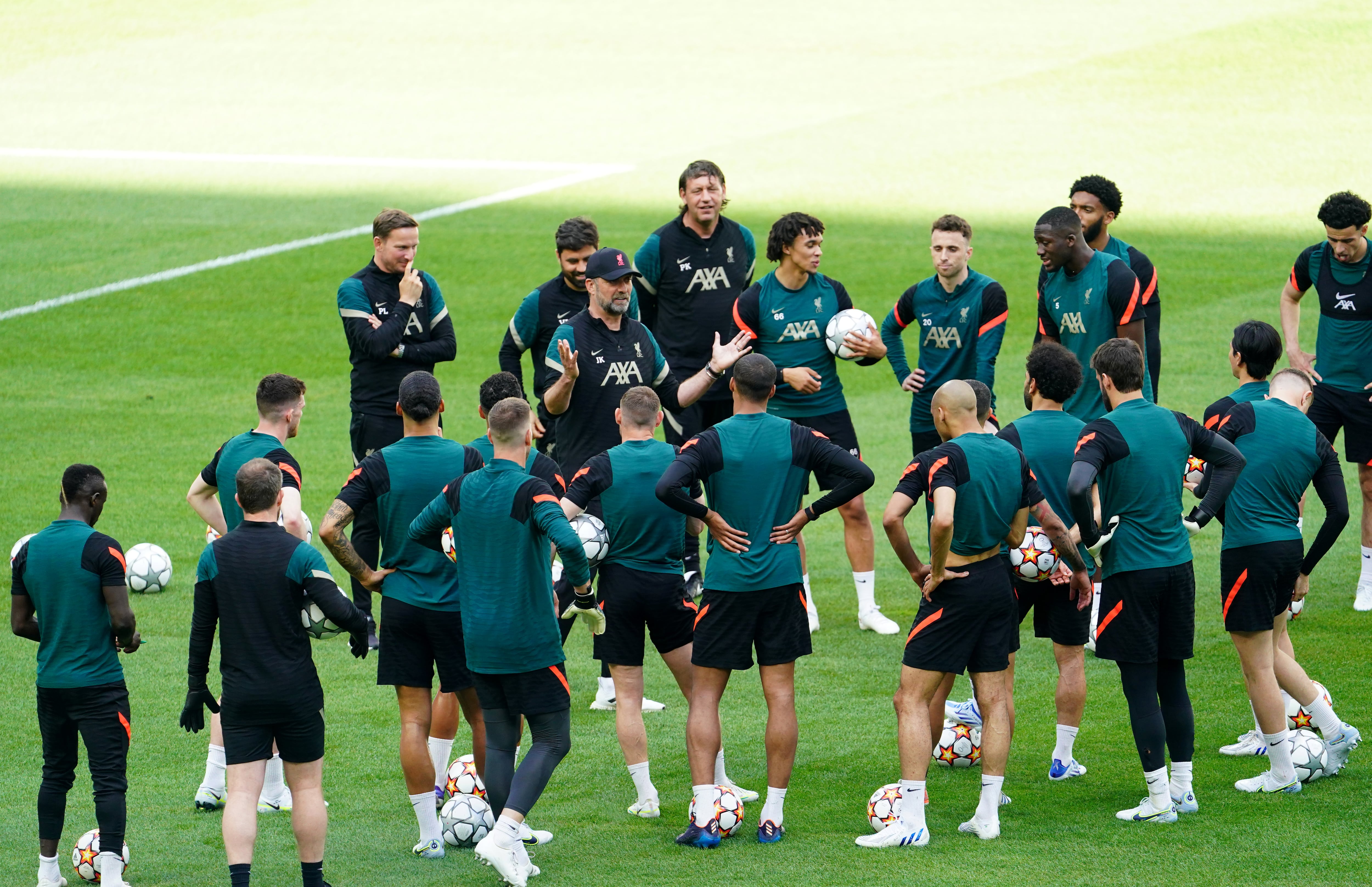 Jurgen Klopp entrenando sobre el Stade de France