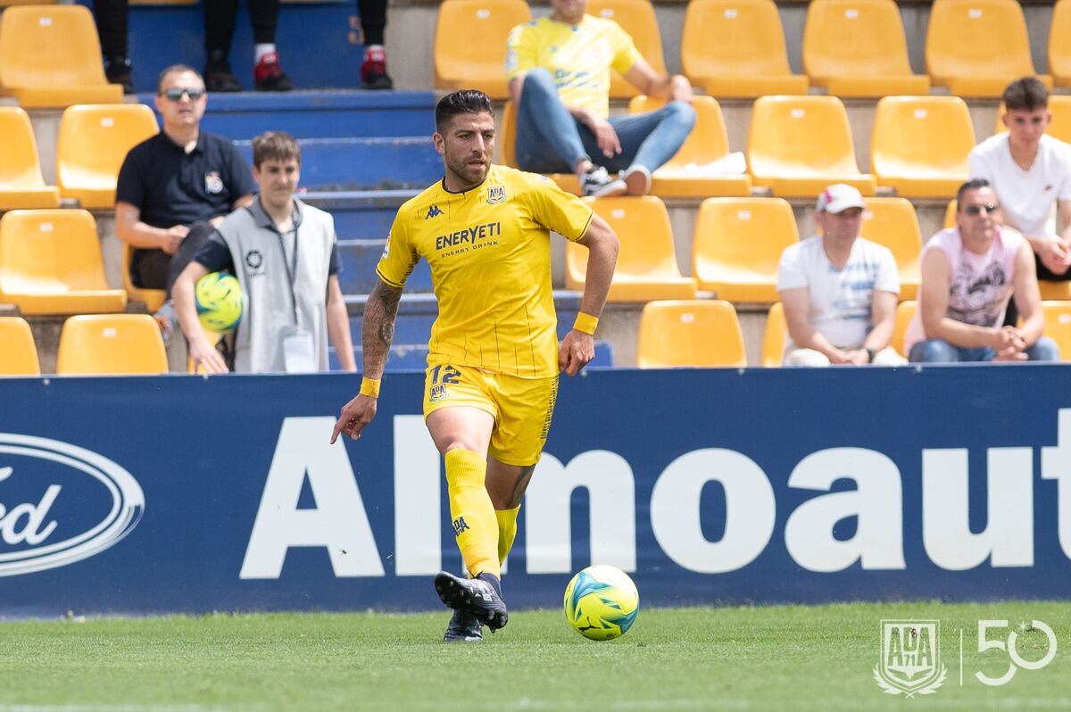 Jugador del Alcorcón en su partido frente a las Palmas