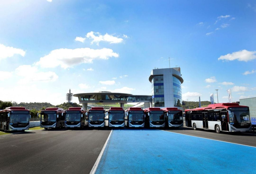 Los nuevos autobuses urbanos entran en servicio este lunes