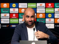 ZAGREB (Croatia), 05/11/2025.- Celta head coach Claudio Giraldez attends a press conference in Zagreb, Croatia, 05 November 2025. Celta Vigo face Dinamo Zagreb in a UEFA Europa League match on 06 November. (Croacia) EFE/EPA/ANTONIO BAT