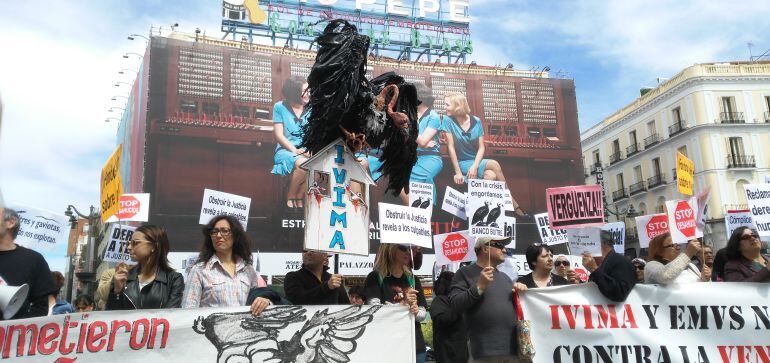 Manifestantes contra los fondos buitre en Madrid