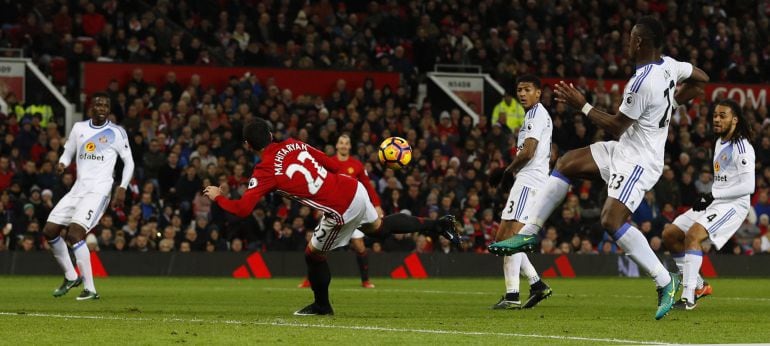 Henrikh Mkhitaryan marca para el United de escorpión en el &#039;Boxing Day&#039;