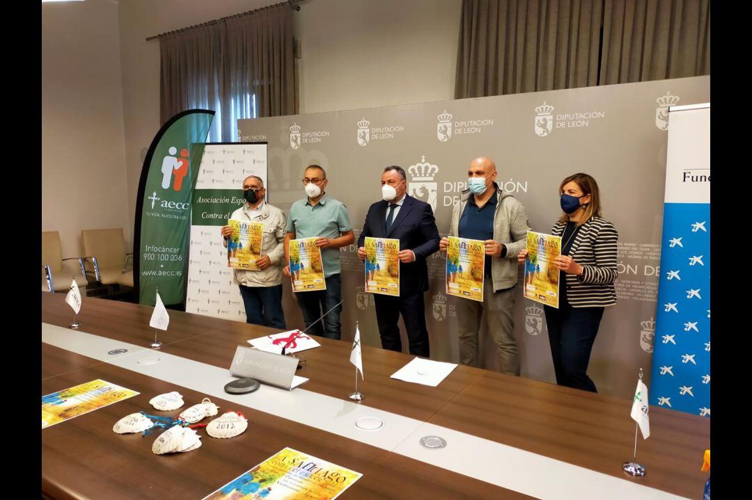 La XI edición de la carrerar A Santiago contra el Cáncer se presentó en la Diputación de León