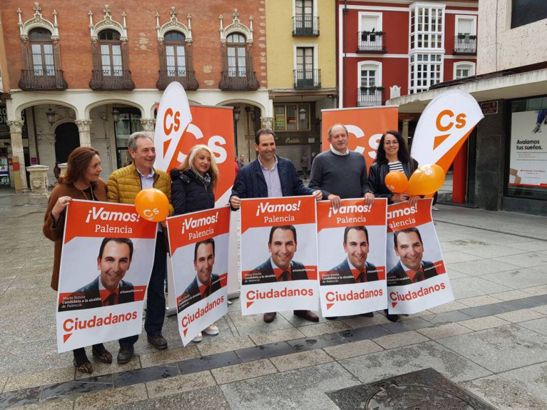 Integrantes de Ciudadanos Palencia durante la campaña