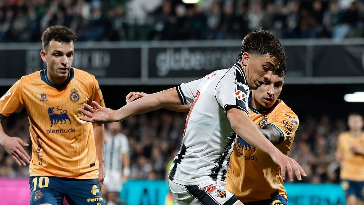 El Racing de Santander frena la racha del Castellón