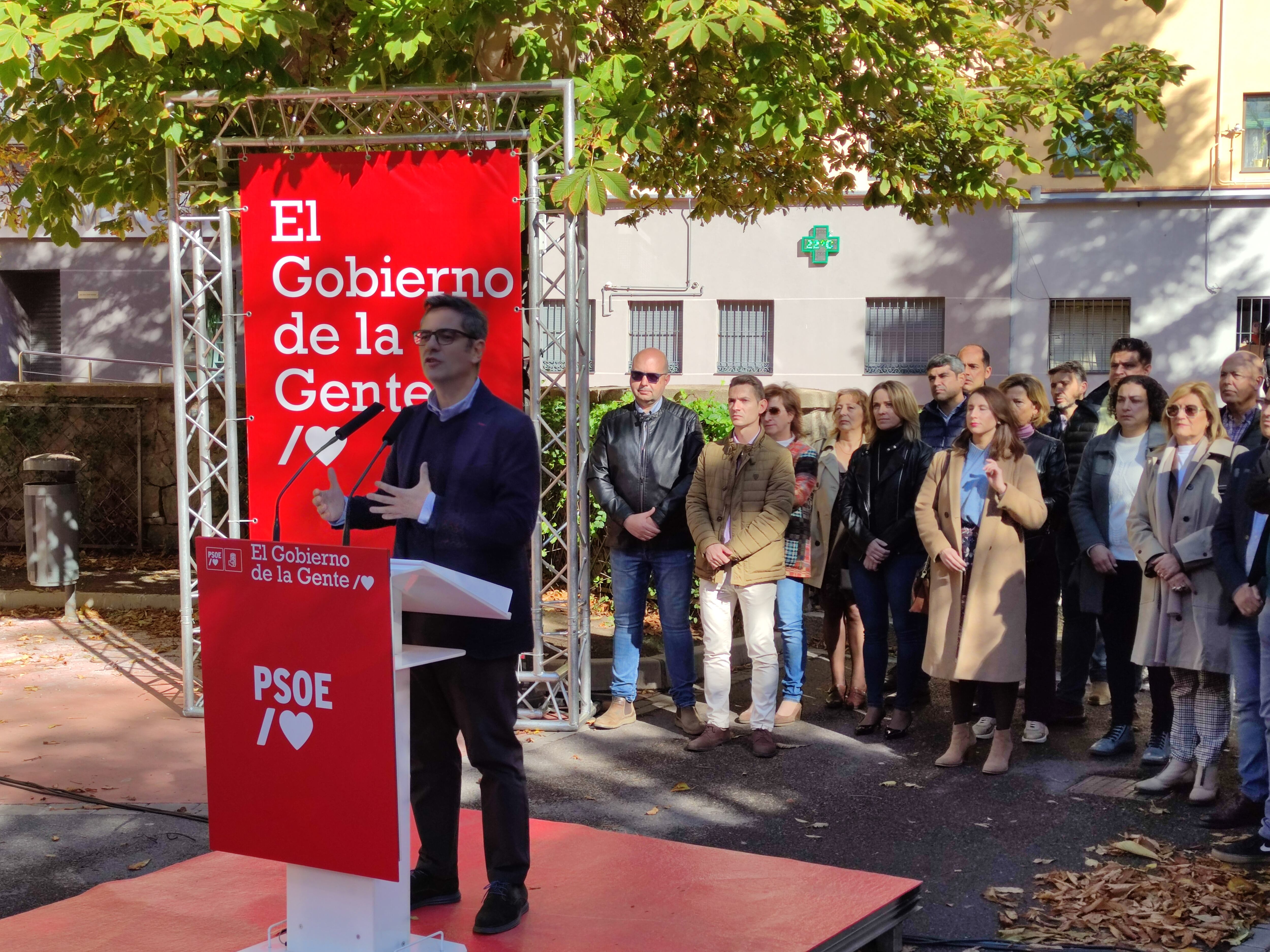 Félix Bolaños durante el acto del PSOE de Segovia en el barrio de San José