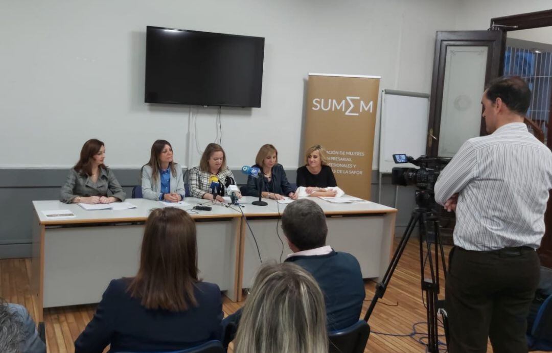 Eva Balbastre, Begoña del Prado, Pilar Reina, Pilar Millet y Amparo Almiñana de SUMEM