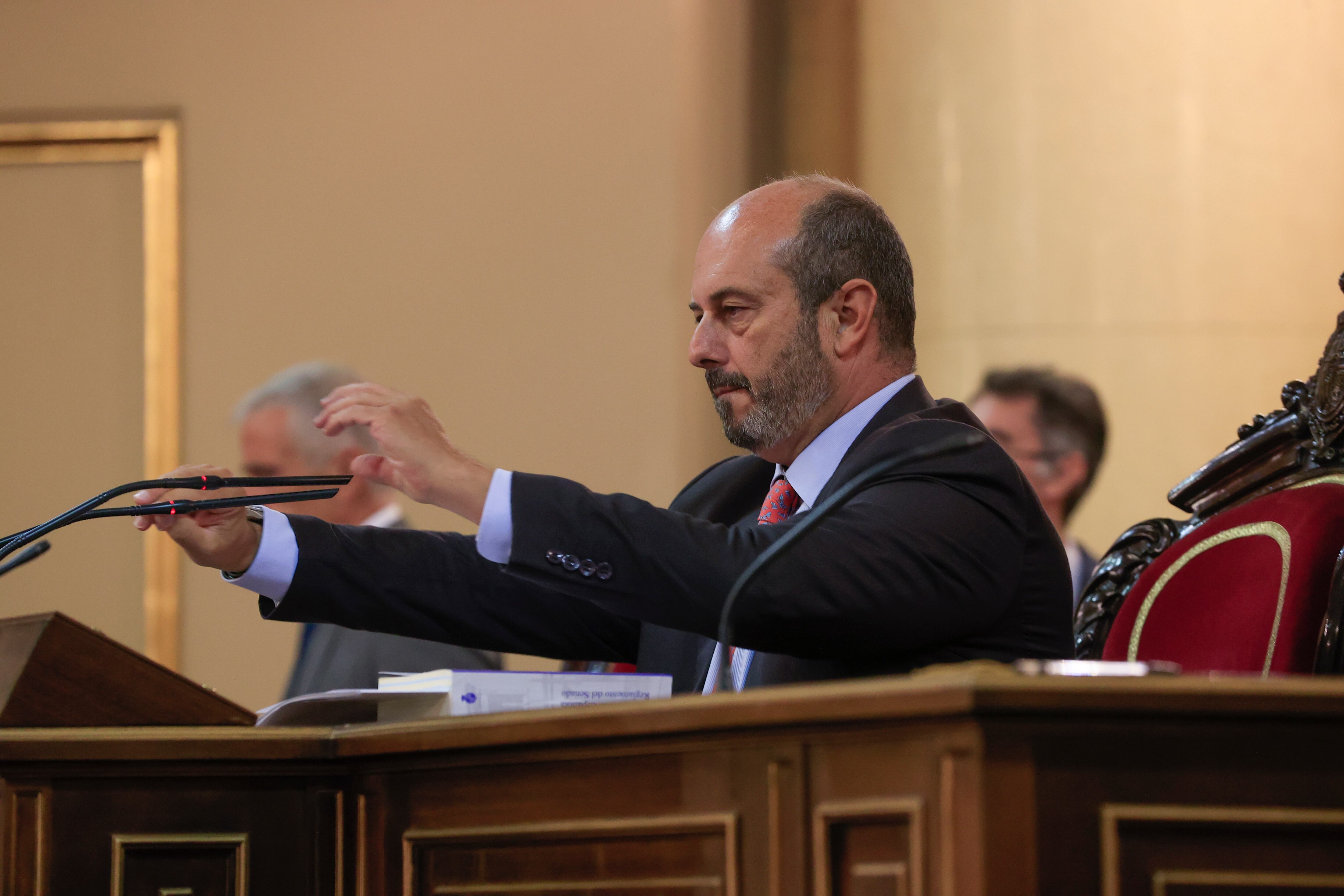 El nuevo presidente del Senado, Pedro Rollán (PP), se prepara para intervenir este jueves en la sesión constitutiva del Senado de la XV Legislatura.