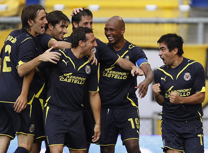 Los jugadores del Villarreal celebran un gol