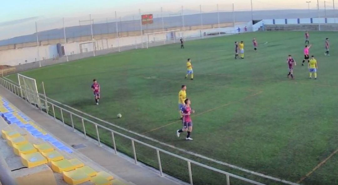 El Iliturgi reafirmó en el campo del Navas su condición de aspirante al ascenso.