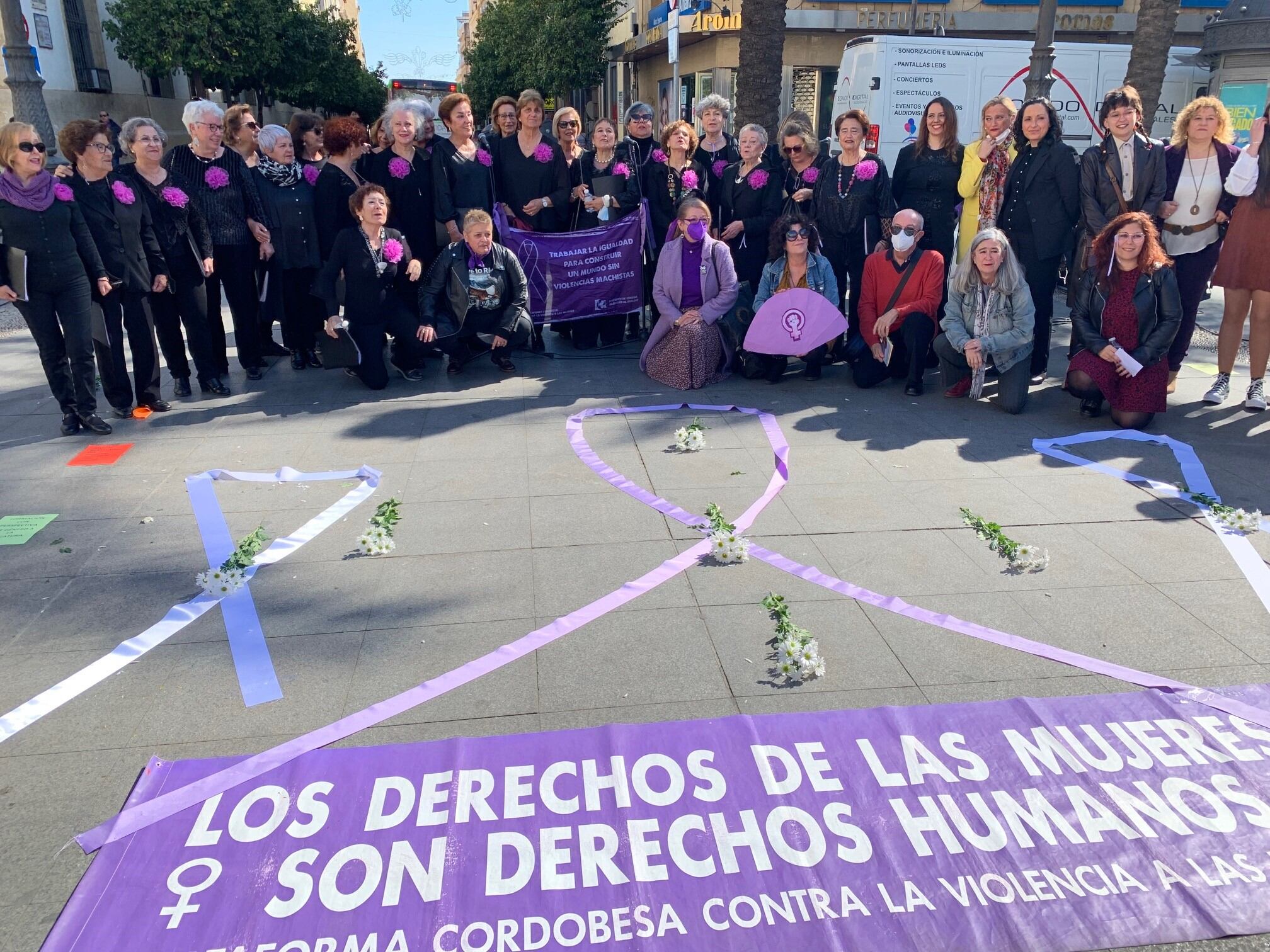 Acto en las Tendillas de la Plataforma Cordobesa contra la violencia a las mujeres