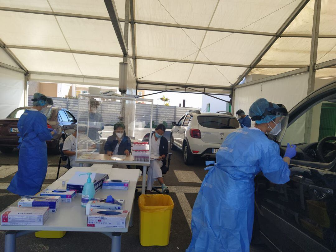 Lanzarote baja levemente los casos activos tras registrarse más altas que nuevos contagios.