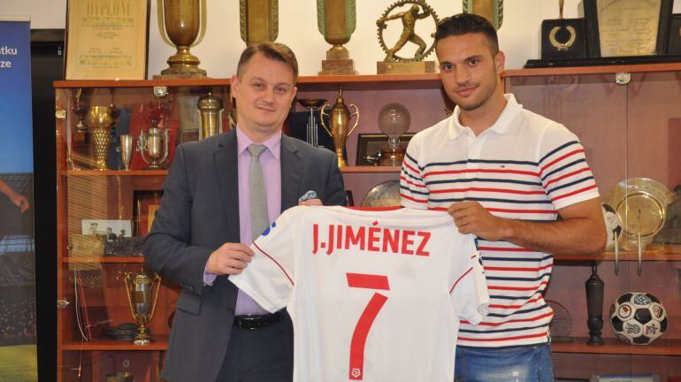 Jesús Jiménez lucirá el 7 en el Gornik Zabrze 