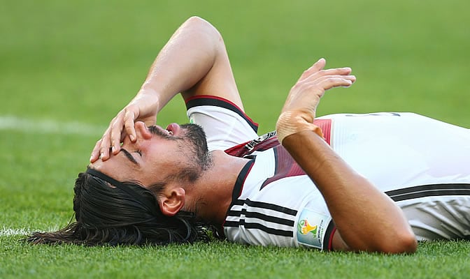 Khedira se lamenta durante un partido del Mundial