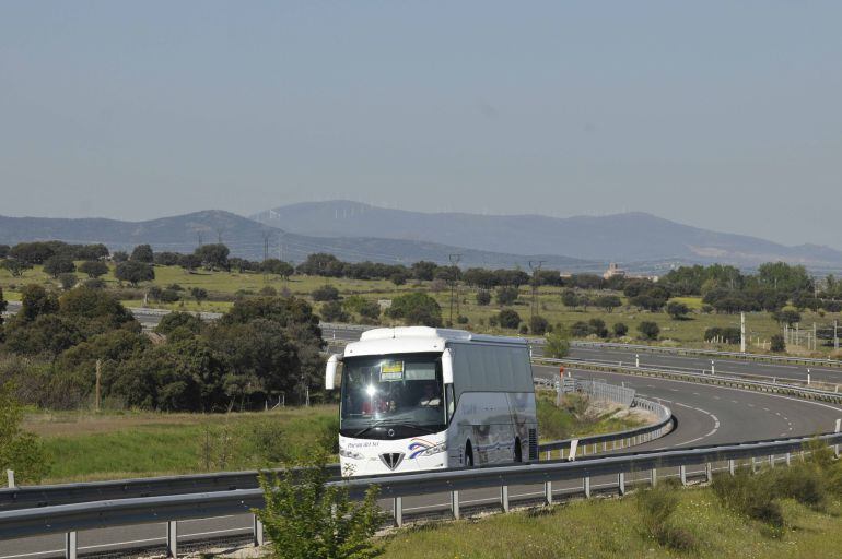 Autobús de la línea Segovia- Madrid durante una de las expediciones diarias 