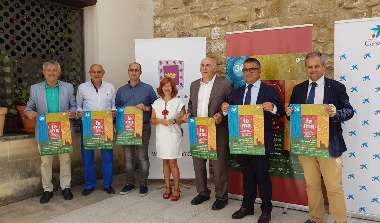 Responsables políticos e institucionales en la presentación de la Feria de Maquinaria de Úbeda