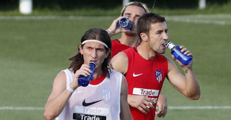 Filipe Luis, durante un entrenamiento con el Atlético de Madrid