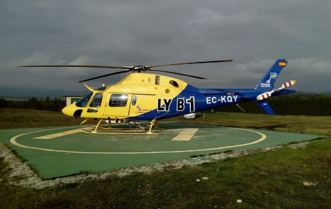 Uno de los helicópteros destinados a la lucha contra incendios en la región