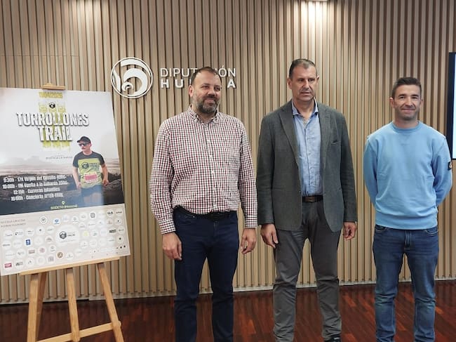Pedro Loscertales, Sergio Serra y Víctor Viñuales en la presentación del Trail de los Torrollones