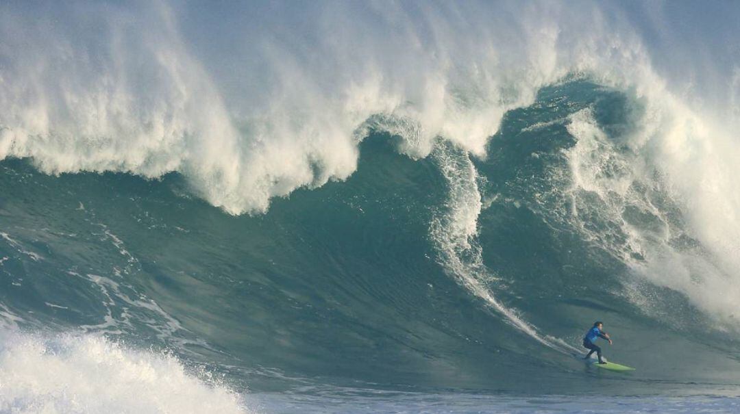 Tras dos años esperándolas, las grandes olas llegarán este sábado a la cantera de Cueto.