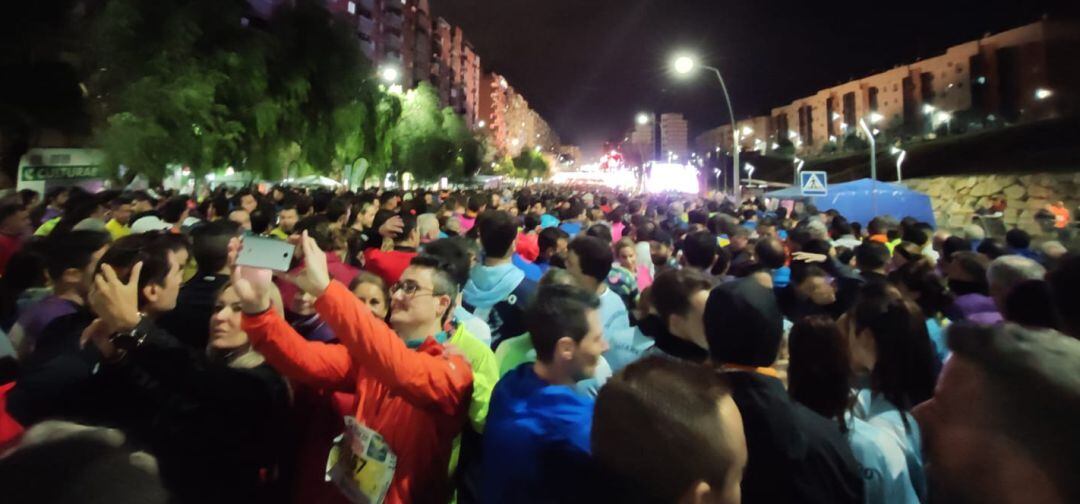 Atletas populares preparados para la salida de la San Antón 2020.