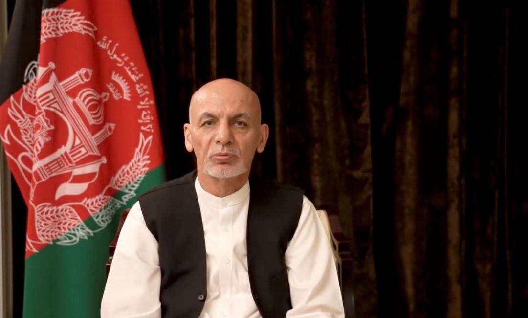 El presidente afgano, Ashraf Ghani, pronuncia un discurso sobre los últimos acontecimientos en el país desde el exilio en los Emiratos Árabes Unidos.