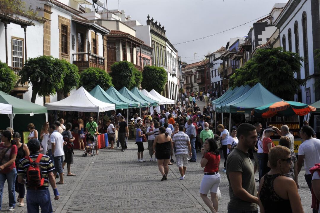 Los canarios incrementan cerca de un 2% su gasto durante el periodo de rebajas de invierno