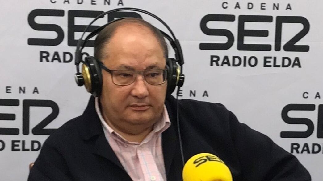 Pepe Payá en un directo en Radio Elda Cadena SER