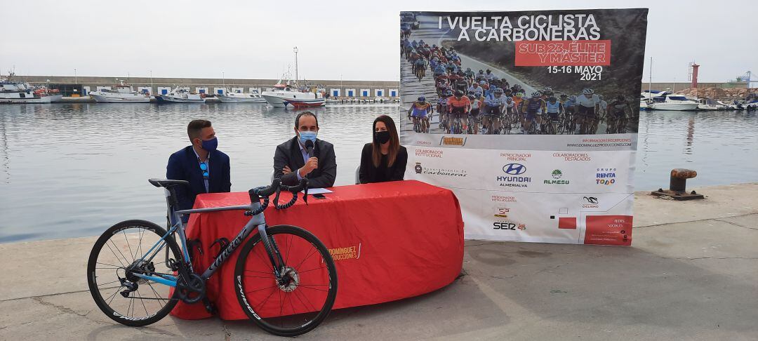 Puesta de largo de la carrera en el Puerto de Carboneras.