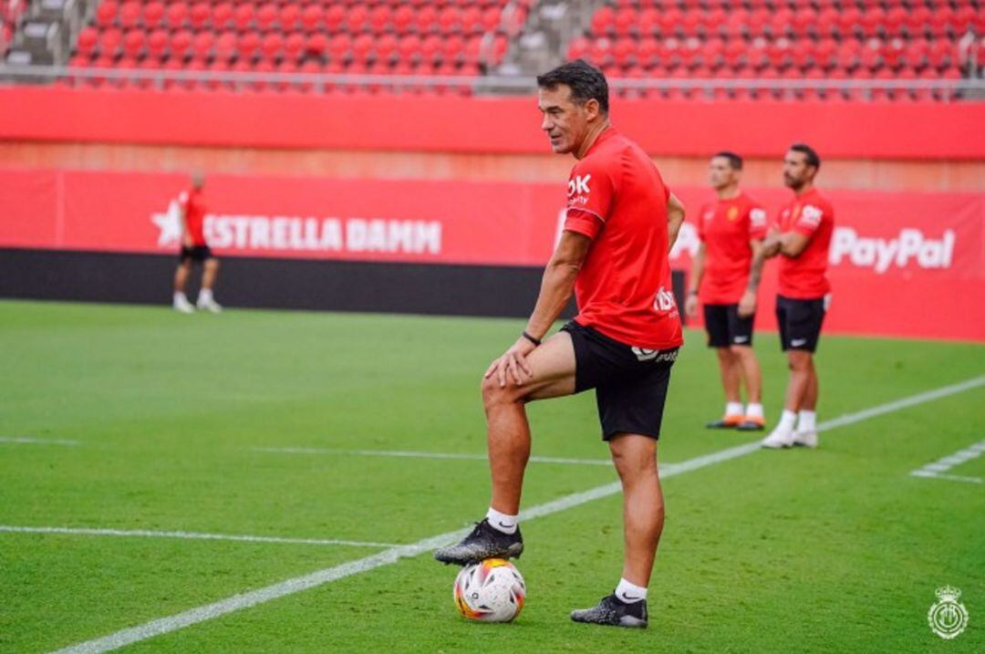 Luis García Plaza, durante un entrenamiento con el Mallorca.