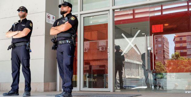 Registro policial en la sede de iDental en Valencia