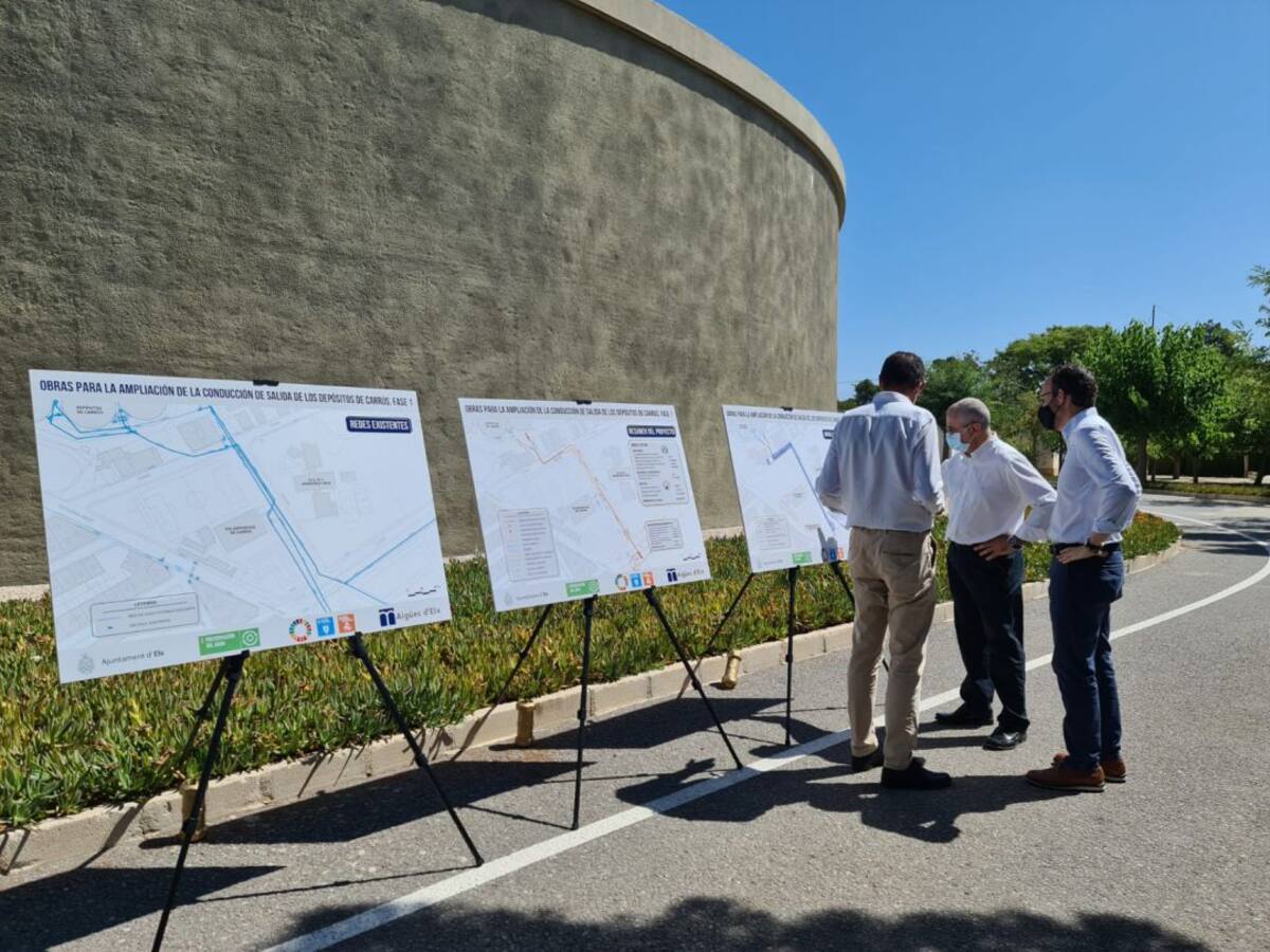 Aigües d' Elx renovará la salida de agua potable de los depósitos de Carrús a finales de año