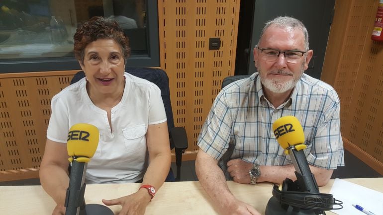 Jesús Merino, presidente de la Asociación de Amigos del Pueblo Saharaui y Visi Torres, miembro de la junta directiva