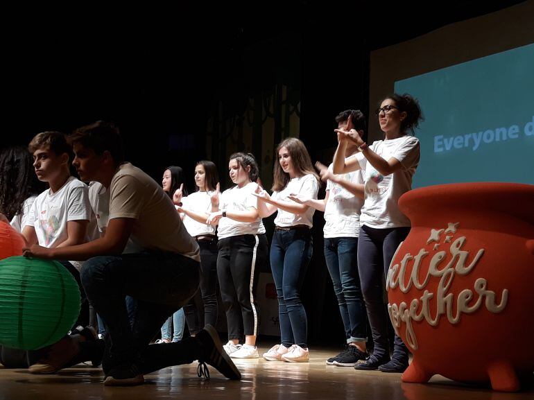 Alumnos del colegio Sta Teresa de Jesús (Salamanca)