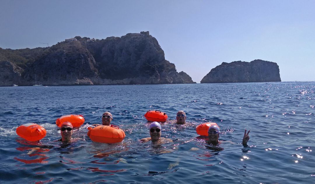 Los Rompeolas de Elda acaban la temporada en aguas abiertas