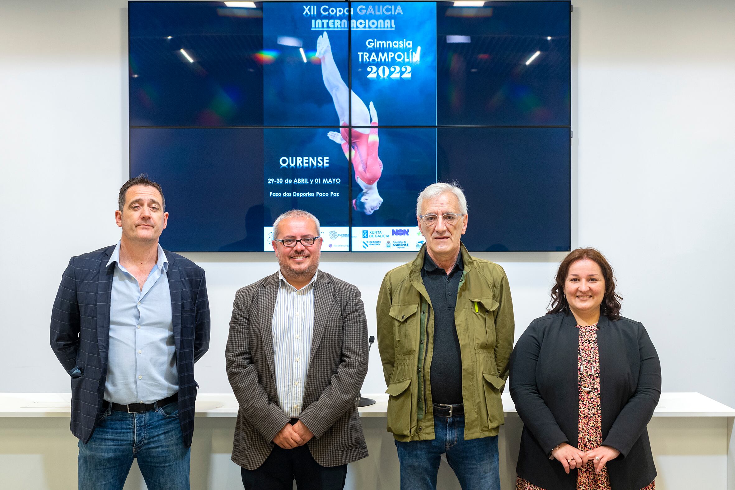 Presentación XII Copa Galicia de Ximnasia e Trampolín a disputar no Pazo dos Deportes &quot;Paco Paz&quot; ós próximos 29 e 30 de abril e ó 01 de maio en Ourense. Asisiten Cesar Fernández Gil (VicePresidente da Deputación Ourense), Manuel Pérez González (Xefe Territorial de Deportes da Xunta en Ourense), José Manuel Estévez Feijoo (Presidente da Federación Galega de Ximnasia) e Cristina Sánchez Martínez (Secretaria Xeral da Federación Galega de Ximnasia)