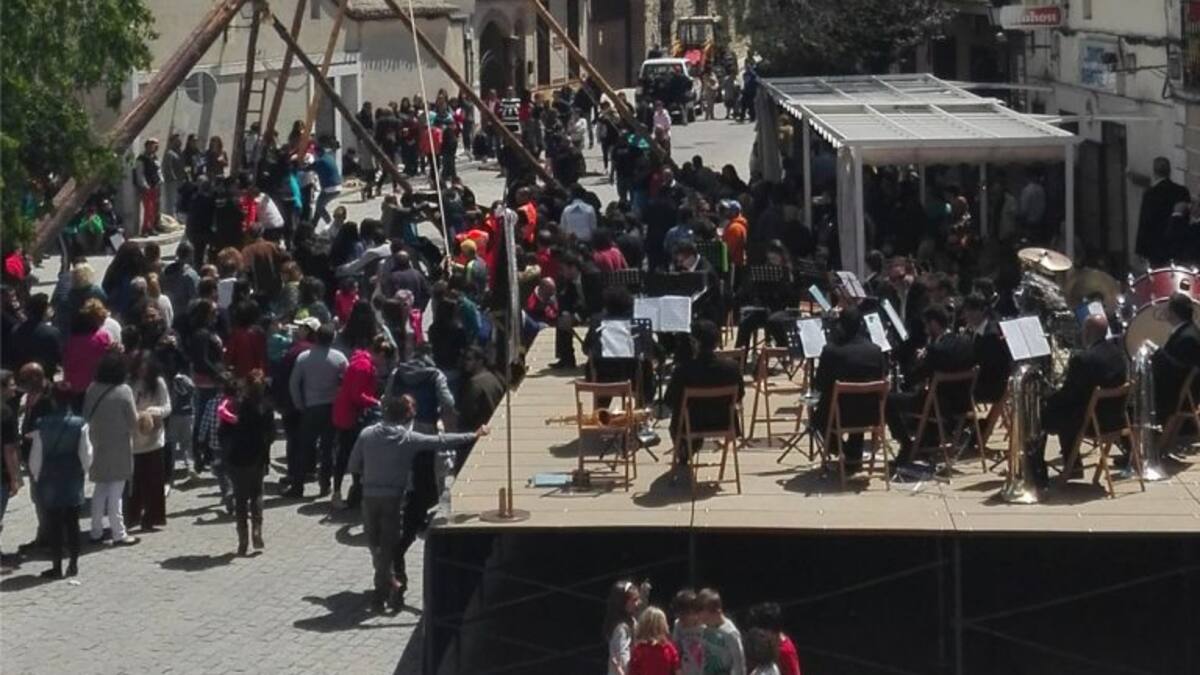 Charlamos con el alcalde de Casarrubuelos sobre la 'puesta del Mayo'