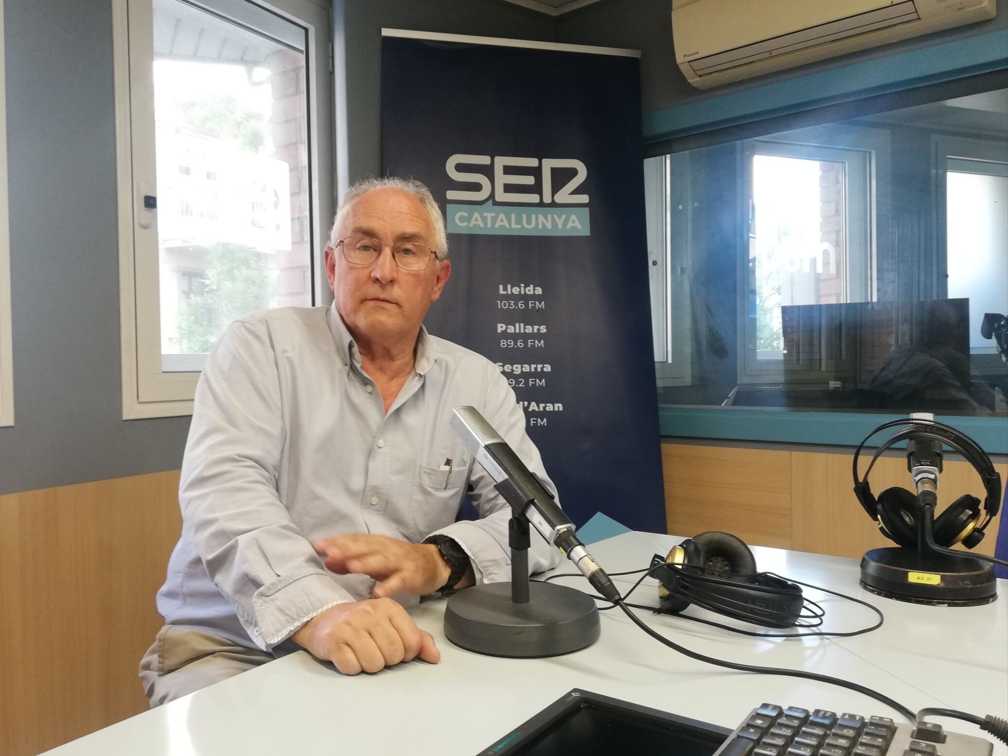 Pol Galitó, investigador del Front del Segre, durant l'entrevista a l'Aquí Lleida de Ràdio Lleida.