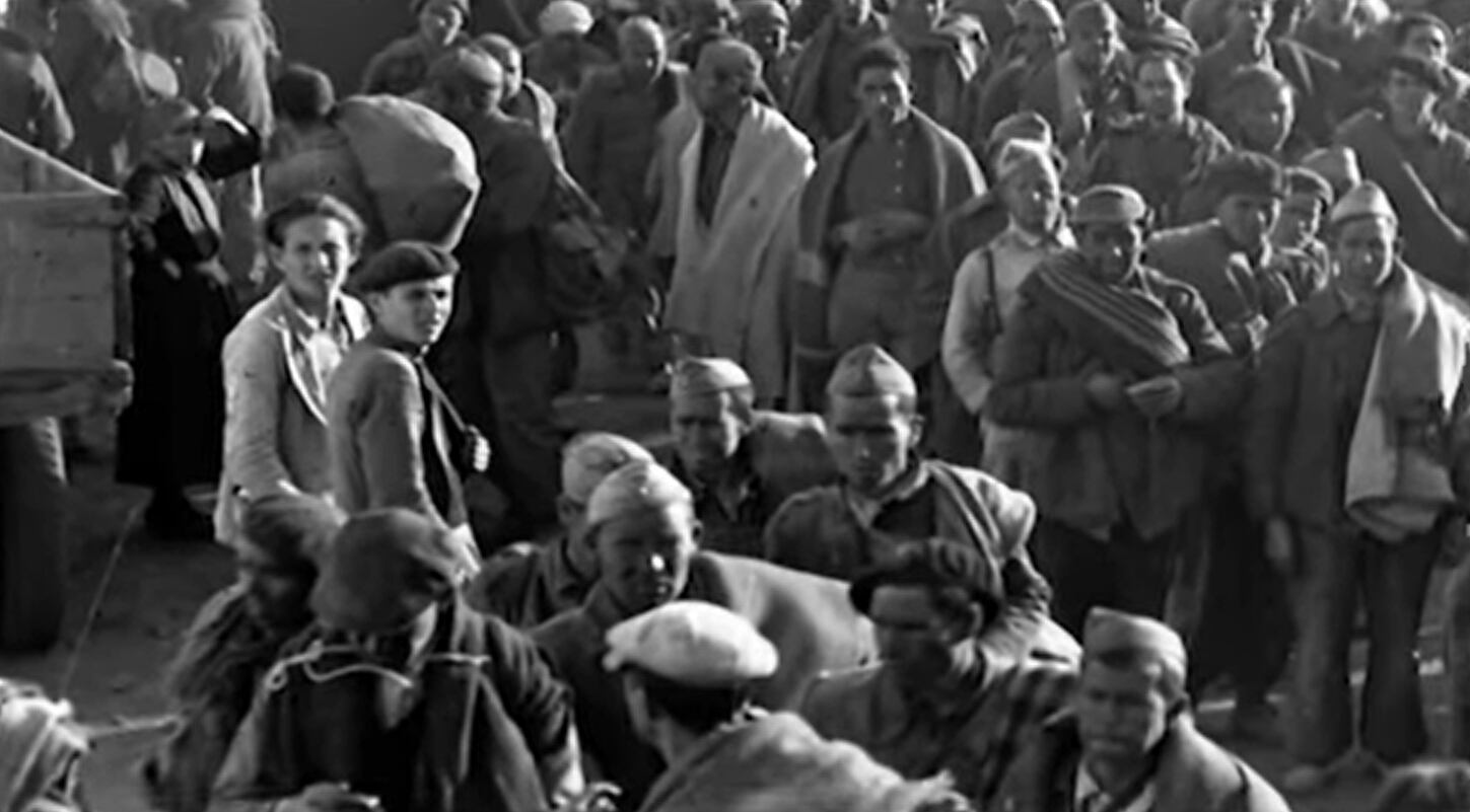 Fotograma de 'La columna de los 8.000'